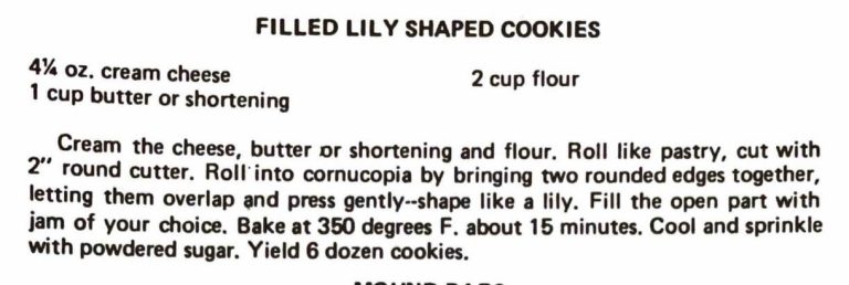 Filled Lily-Shaped Cookies